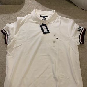 Tommy Hilfiger short sleeve collar shirt.